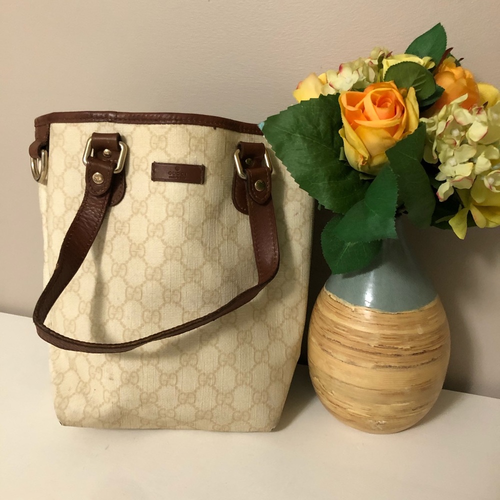 Authentic GUCCi small bucket